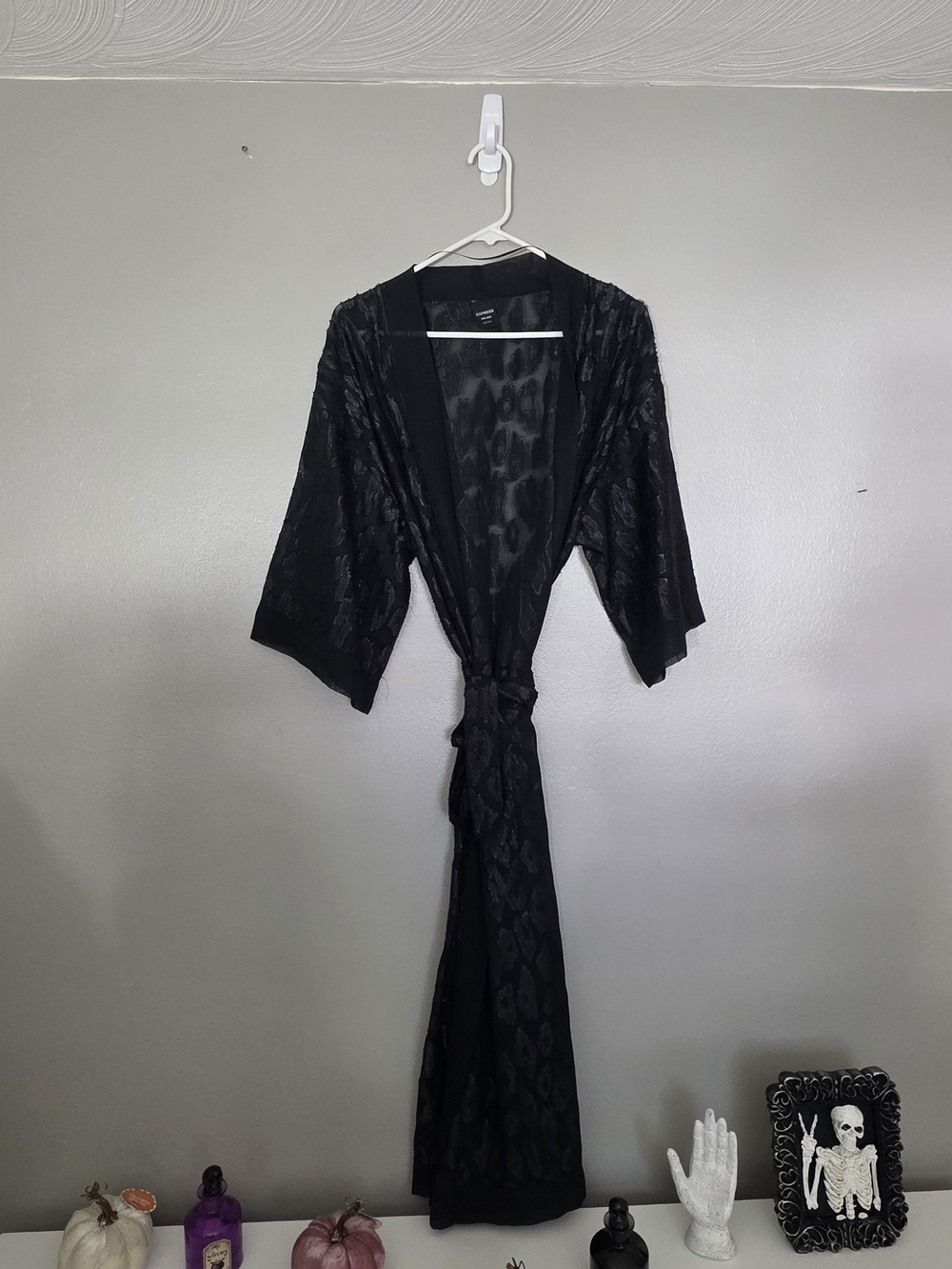 Express Black Leopard-Print Satin Kimono Robe